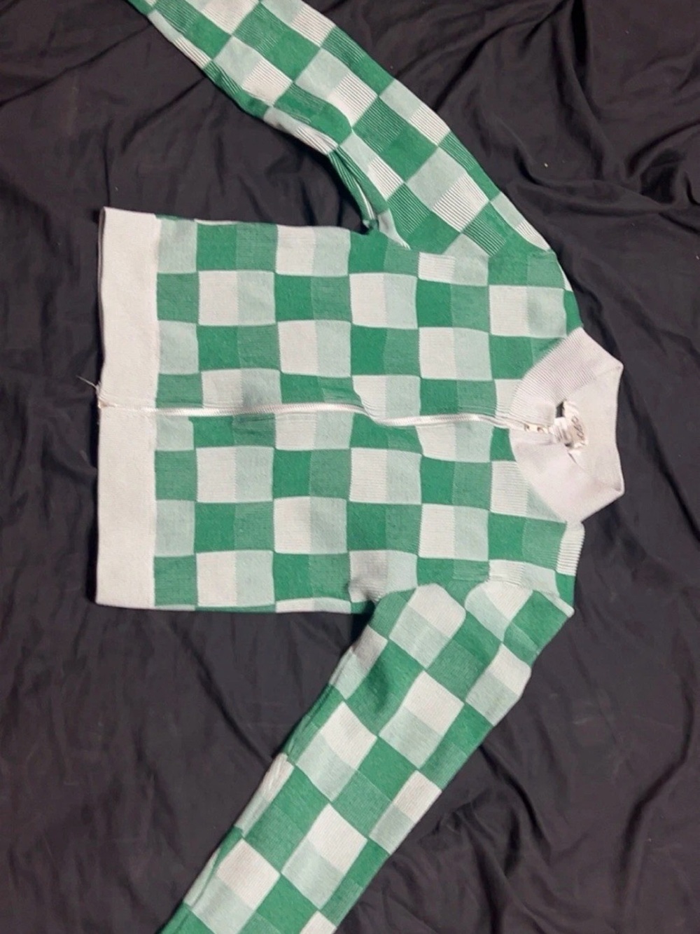 Womenโs Green and White Checkerboard Knit Set